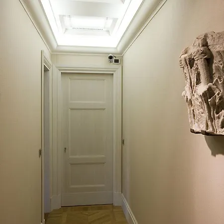 Moses Fountain Bed & Breakfast Rome